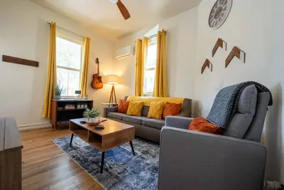 Image de Spring Oasis! Tucson 1br – 5 Min to UofA & Fun!