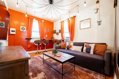 Image de Spring Serenity! Chic 1br Apt – Walk to UofA!