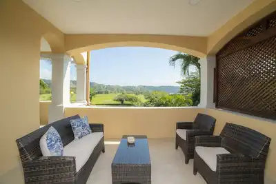 Image de Renovated 3 bdr Colina with great views