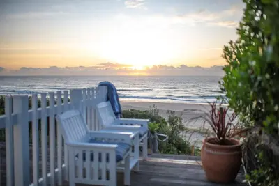 Image de Tonic on Boomerang Beach. . absolute beachfront & nestled in the dunes