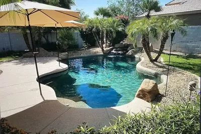 Image de Lovely home w/ pool and beautiful backyard - 25 min from State Farm Stadium