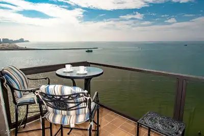 Image de 440 West Condos 1107-N - Panoramic Water Views!