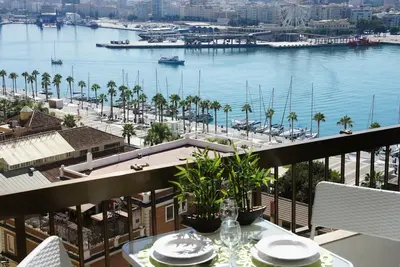 Image de Incroyable penthouse 4 chambres près de la mer à Málaga