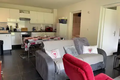 Image de \"Appartement familial à proximité des télécabines avec Multi Pass offert – Idéal pour des vacances d'été! \"