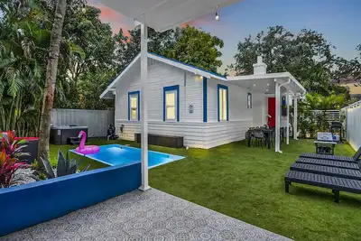 Bungalow House | 6br pool | Little Havana