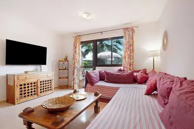 Image de Maison de vacances \"Oasis Tamarindo Sport E Relax\" avec piscine partagée, terrasses privées & Wi-Fi
