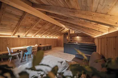 Image de Appartement 'Ciasa Somuer - Sotletet' avec vue sur les montagnes, balcon et Wi-Fi