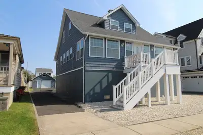 Image de Arn109 - 5br Home Sleeps 12 New Pool & Patio! Close to beach & boardwalk by Shore Points Vacations