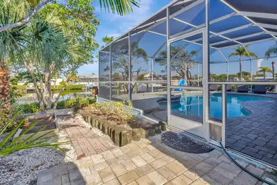 Image de Waterfront Pool House w\/ Heated Pool!