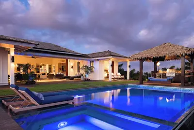 Hale Ho'oli: Luxurious Sea-View Villa + Pool/Spa