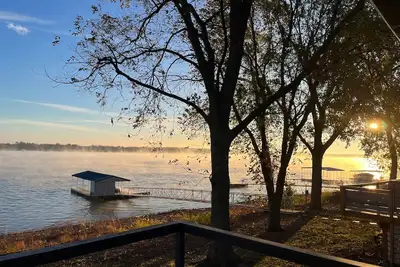 Image de Newly Renovated Lakeside Property