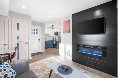 Image de Parking + King bed + Modern + Stockton U3