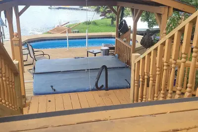 Image de Swim, Soak & Golf Retreat on Orr Lake