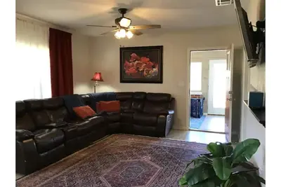Image de Three acres in the country with spaces for all the family! , game room