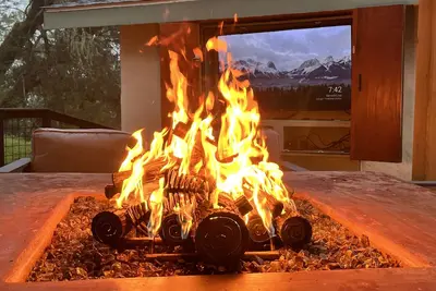Image de The Hobbit House: Avenue of The Giants Adventure! Hot Tub\/ Fire Pit\/  5bdr\/ King