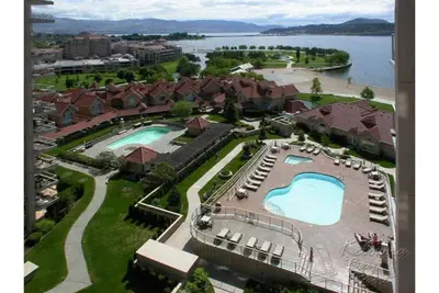 Image de Sunset Waterfront Resort #1203 – 1Bed-1Bath Suite + Open Den