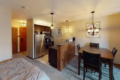 Image de Allegheny Springs #212 - Warm up in this Cozy Condo. Adjacent to Trail System by RedAwning