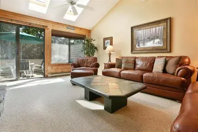 Image de Seven Springs 2 Bedrooms Premium Condo, fireplace and a view by RedAwning