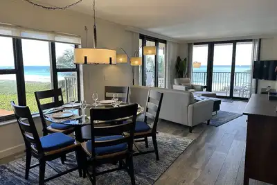 Image de Beach Front Condo with wrap around balcony - Next available Nov 2025