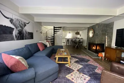 Image de 8 Guest 3br, 2 Ba Stratton Condo with Fireplace and forest views.