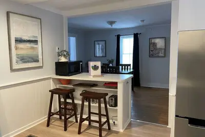 Image de Large cozy and peaceful apartment walk anywhere