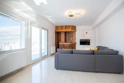 The light-flooded penthouse in Athens