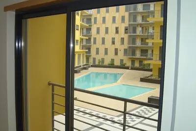 Image de Modern Apartment, Central Location 5 minutes walk to Beach