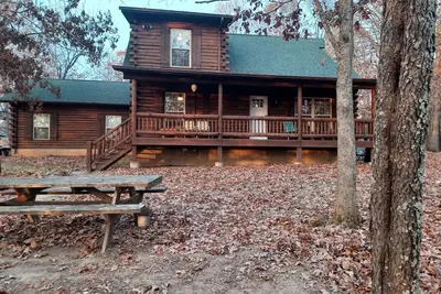 Image de Secluded cabin on private property