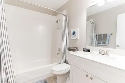 Image de 2 Bedroom 2 Bath Walking distance to Beach and Restaurants
