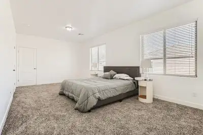 Image de Comfortable renovated home in Great Location - 3/2