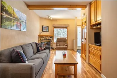 Image de Quiet 2 bedroom 2 bath 5 beds Townhouse 6-9 guests