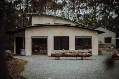 Image de Three Little Pigs - Main House