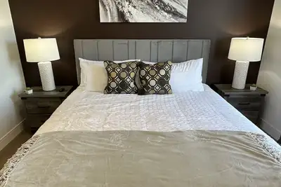 Image de King | Kid & Pet Friendly | W/D | Gym | 300 Wi-Fi