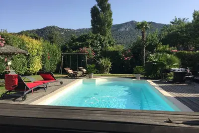 Image de Bas de Villa  standing  en Provence proche Cassis, la Ciotat calme avec piscine