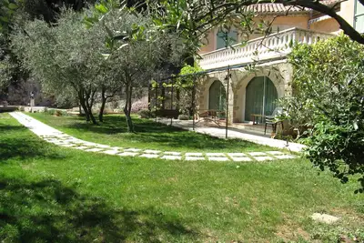 Image de Provencal villa in Cabris, between sea and mountains.