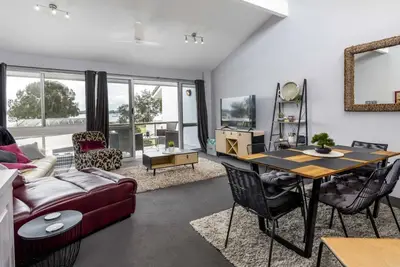 Image de Beautiful Townhouse with Water Views