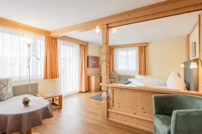 Image de Junior Suite large A2 with all-round balcony - Hotel Schönegg