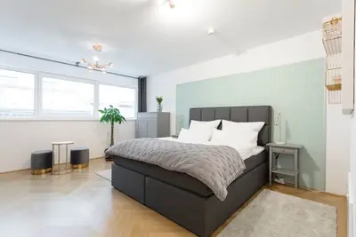 Image de New Luxus Studio only 10min Centre - Markus apartment