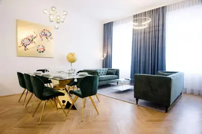 Image de Superior Three-Bedroom Apartment - Opera