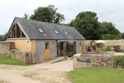 Image de Secluded Cotswold Retreat with views