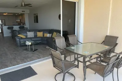 Image de Luxury two bedroom apartment 2 minutes walk to the beach