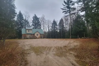 Image de The Norwegian Woods Cabin 35 min from Pictured Rocks on the Manistique River