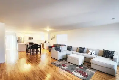 Image de Brand New Three Bedroom House with Parking