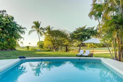 Golf-Front Villa for Contemporary Relaxation