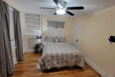 Image de Charming 3-bdrm in Quiet, Convenient Location