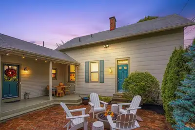 Image de Relax! You've just found the perfect German Village Getaway Home
