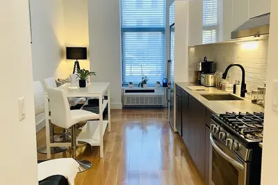 Image de Luxury Duplex 2bd/1. 5ba with Washer & Dryer