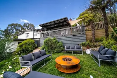 Image de 4 Bedroom fun house - spa, sauna, fire pits & more