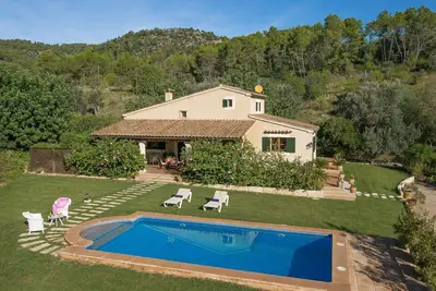 Image de Spacious One Bedroom Country House with A/C, Large Garden, Private Pool - 5 mins drive to Pollença!