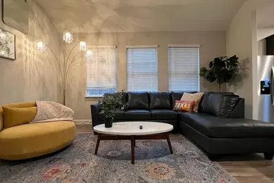 Image de 5TVs*75”Tv*Fort Worth*Arlington*4Bedroom*King Bed